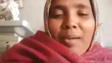 Village Desi girl shows her boobs in video call with her XXX boyfriend