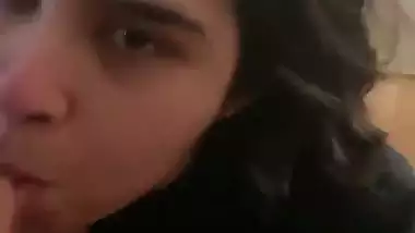 College girl’s erotic desi blowjob to her lover