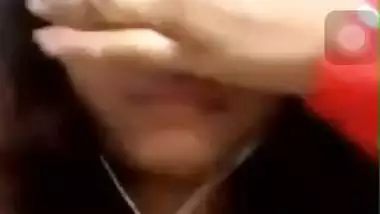 Cute expression bhabhi shows boobs and pussy on video call