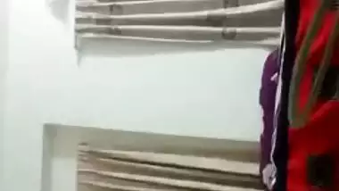 Fiery Bangladeshi girl poses all naked for private Desi XXX video