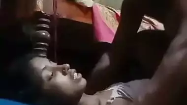 Village couple’s xxx desi MMS of chudai